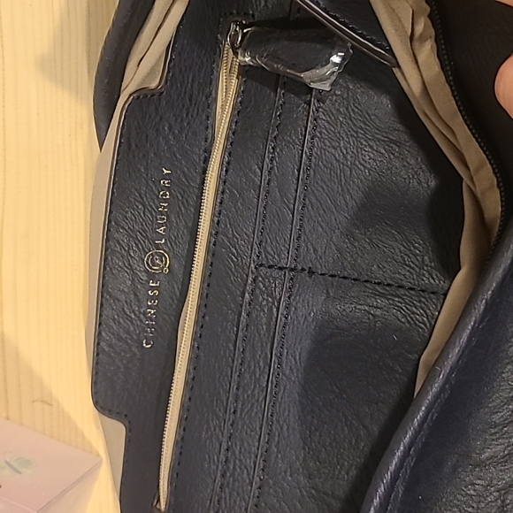 Chinese Laundry Convertible Purse - Picture 7 of 7